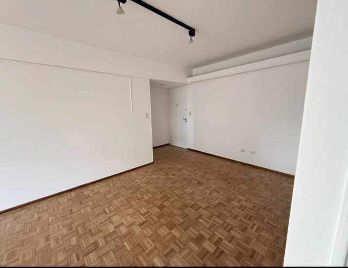 Se Vende un Hermoso Departamento de 2 Ambientes con Balcón - San Nicolas — foto 6