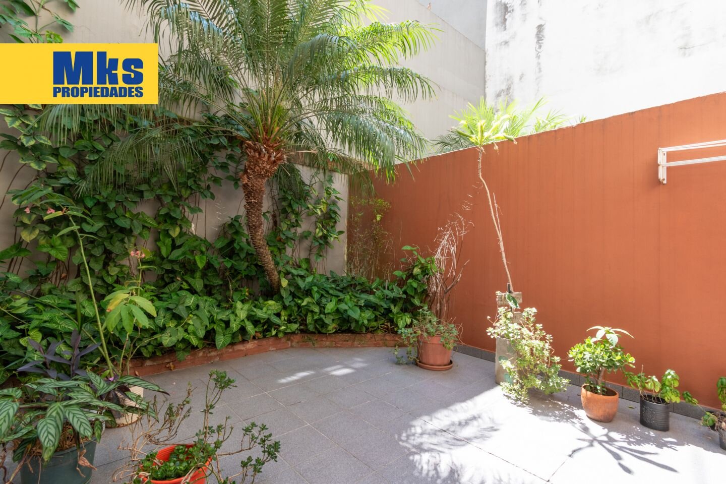 Venta Triplex. 4 ambientes.Barracas. Patio y cochera. — foto 4