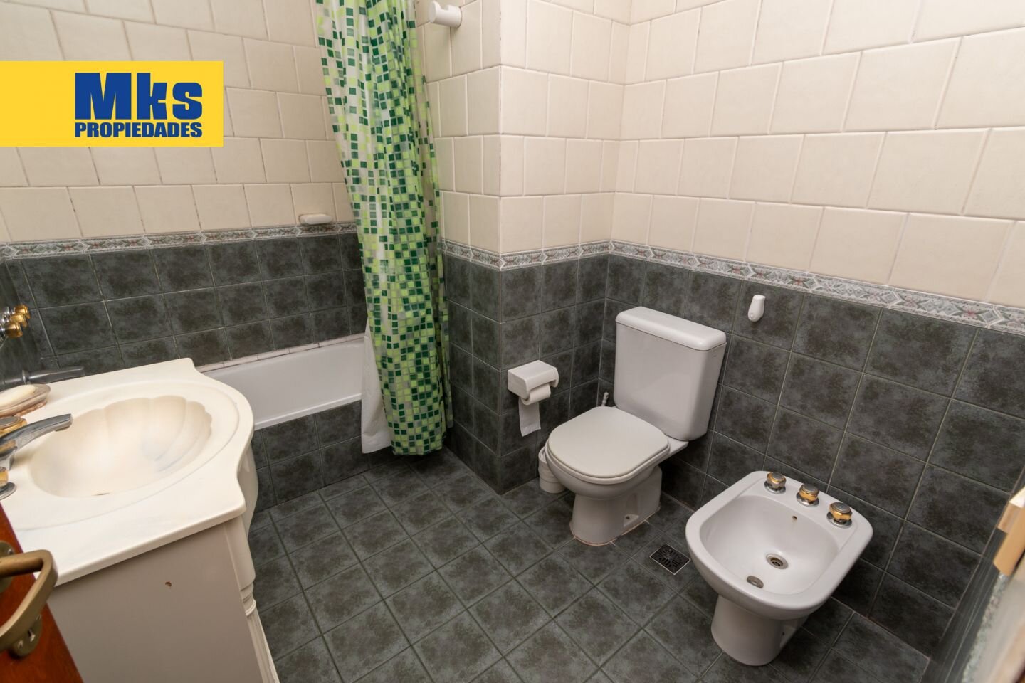 Venta Triplex. 4 ambientes.Barracas. Patio y cochera. — foto 14