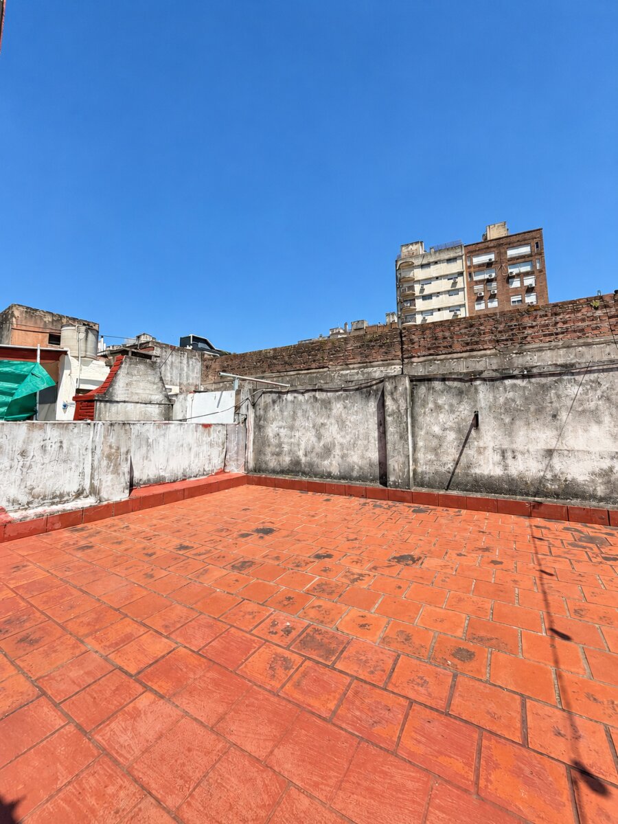 CASA DE PASILLO EN VENTA - GRAN POTENCIAL - 23