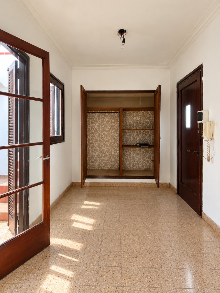 CASA DE PASILLO EN VENTA - GRAN POTENCIAL - 2