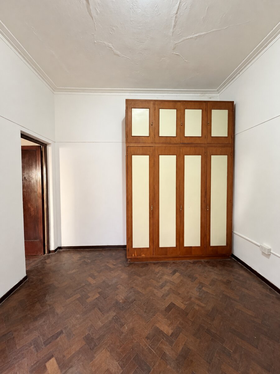 CASA DE PASILLO EN VENTA - GRAN POTENCIAL - 7