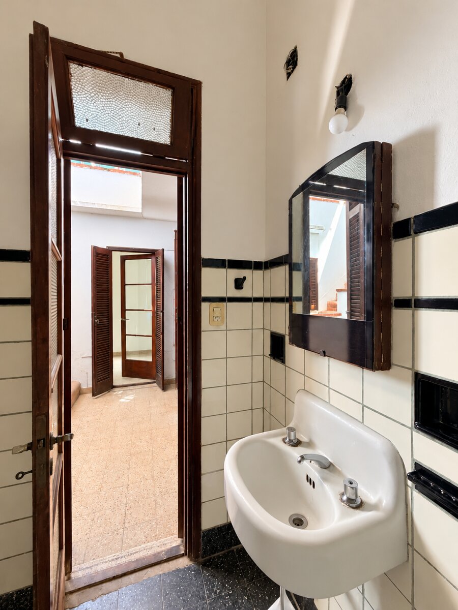 CASA DE PASILLO EN VENTA - GRAN POTENCIAL - 10