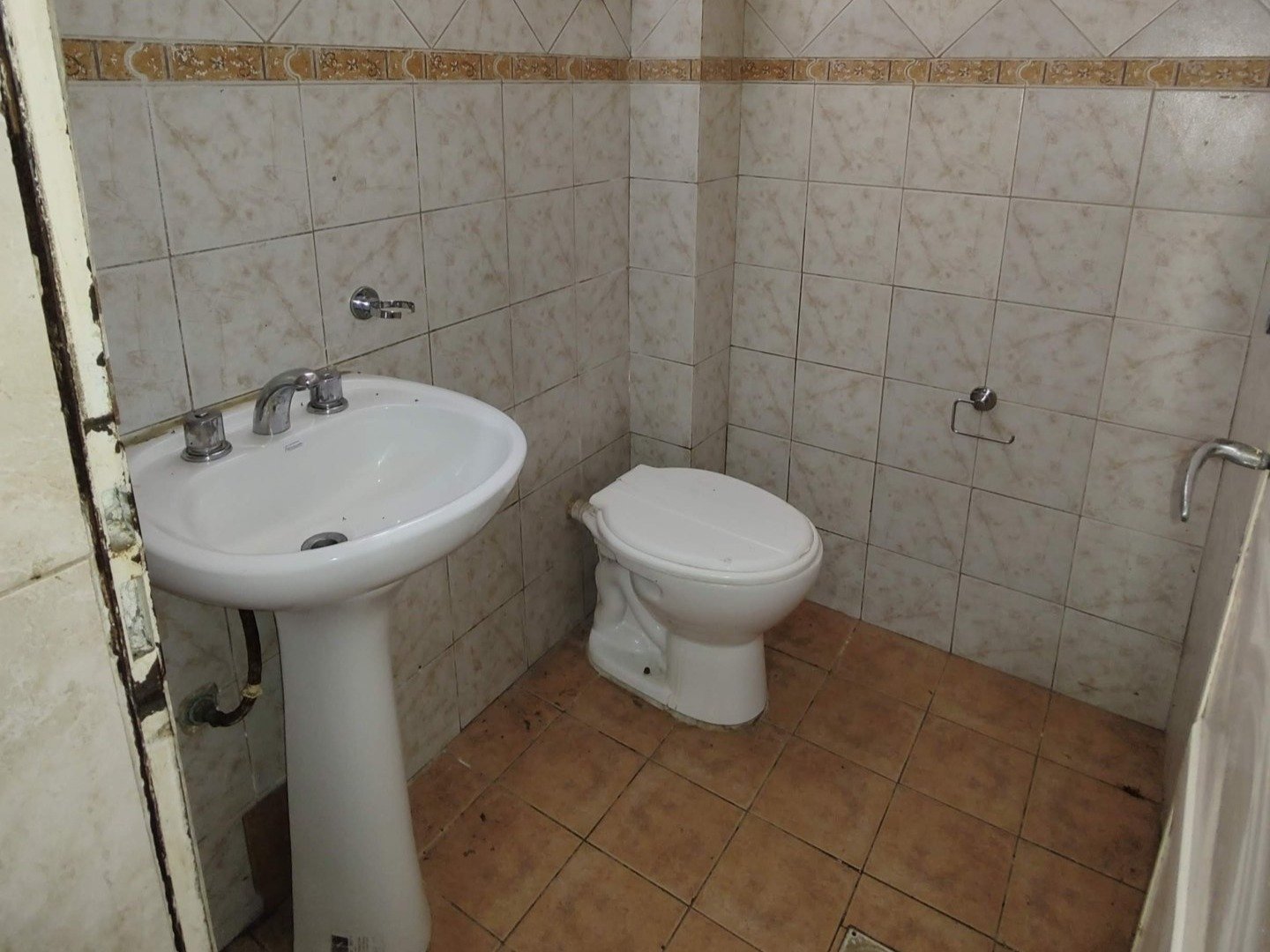 Venta PH 4 ambientes con 2 locales en Villa Luzuriaga - 11