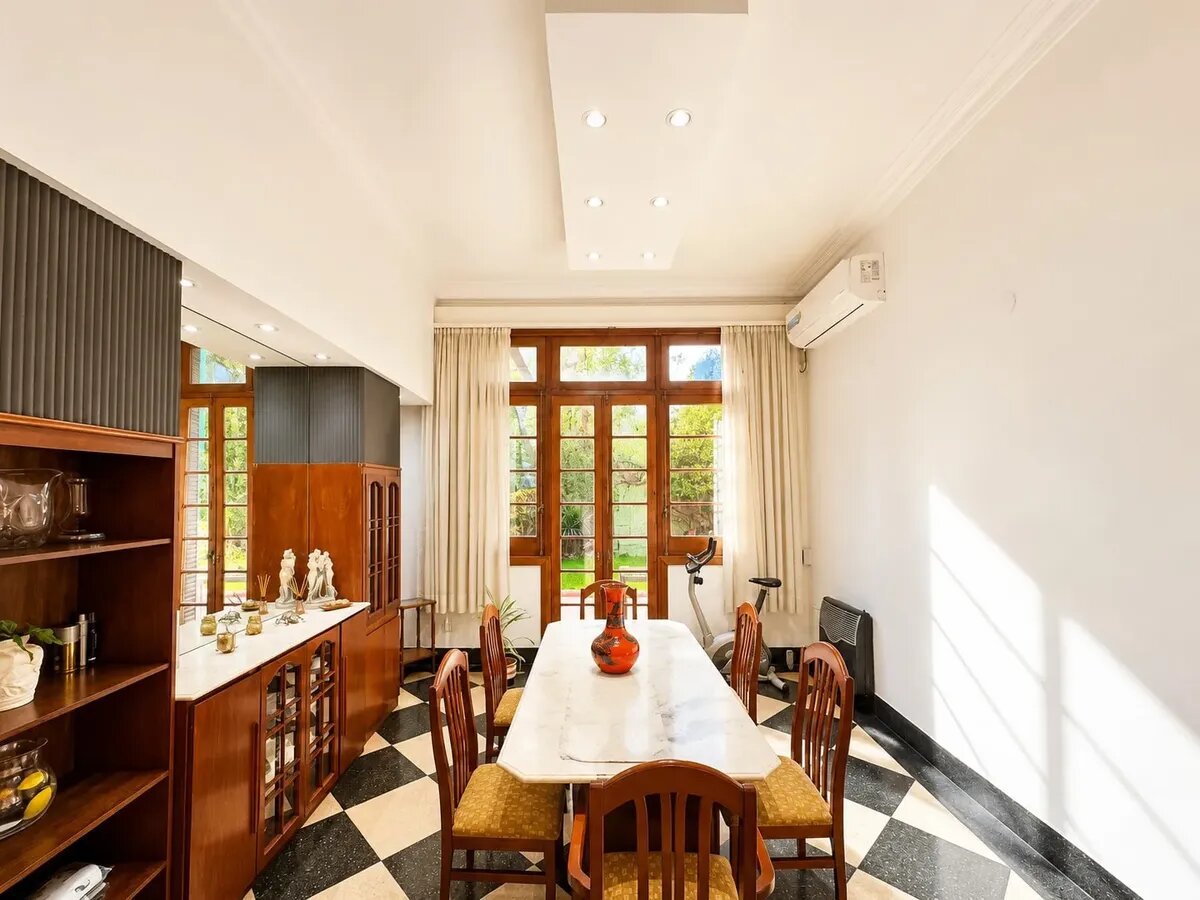 Venta Casa 4 Dormitorios Centro Con Cochera