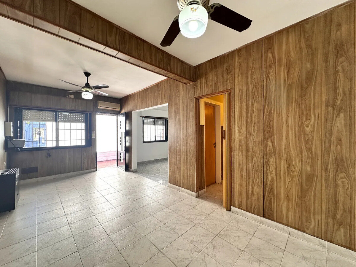 Venta Casa 2 Dormitorios Pasillo Unico - Parque Casado — foto 3