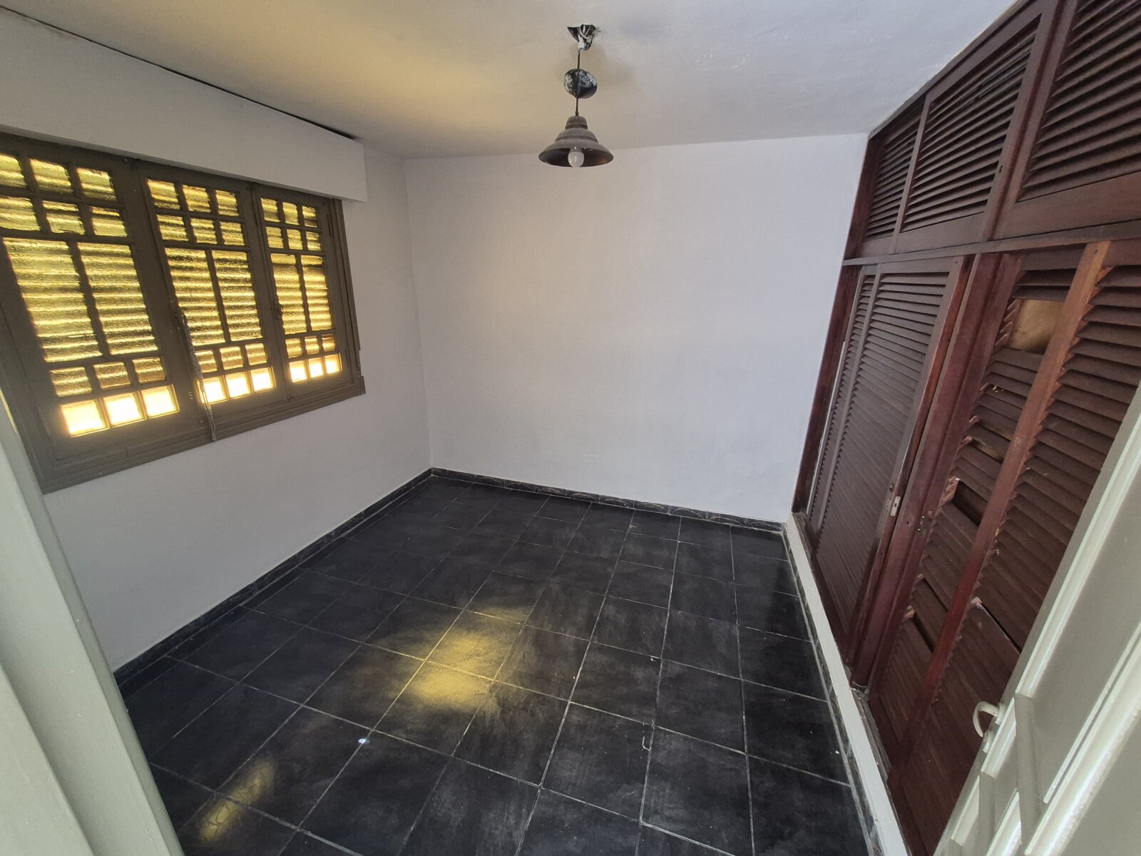 CASA DE DOS PISOS 5 A 6 HABITACIONES EN URQUIZA 65 CENTRO — foto 8