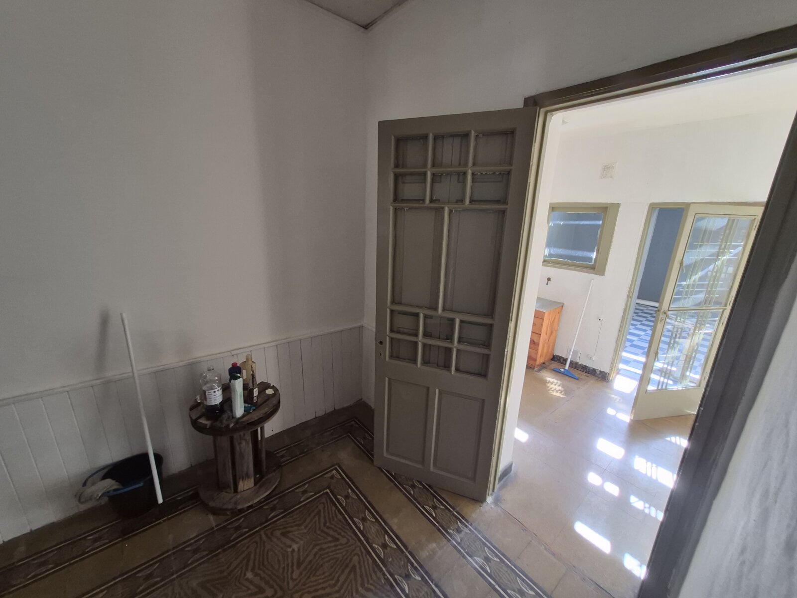 CASA DE DOS PISOS 5 A 6 HABITACIONES EN URQUIZA 65 CENTRO - 25