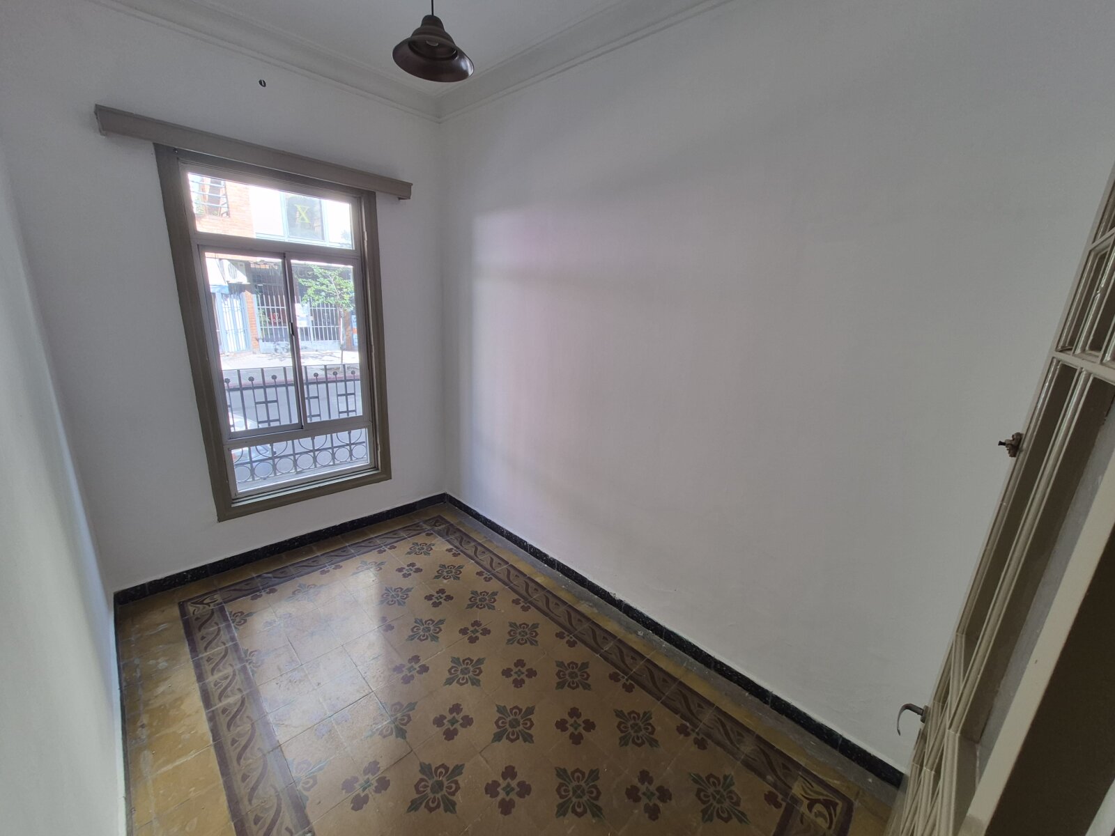 CASA DE DOS PISOS 5 A 6 HABITACIONES EN URQUIZA 65 CENTRO - 18