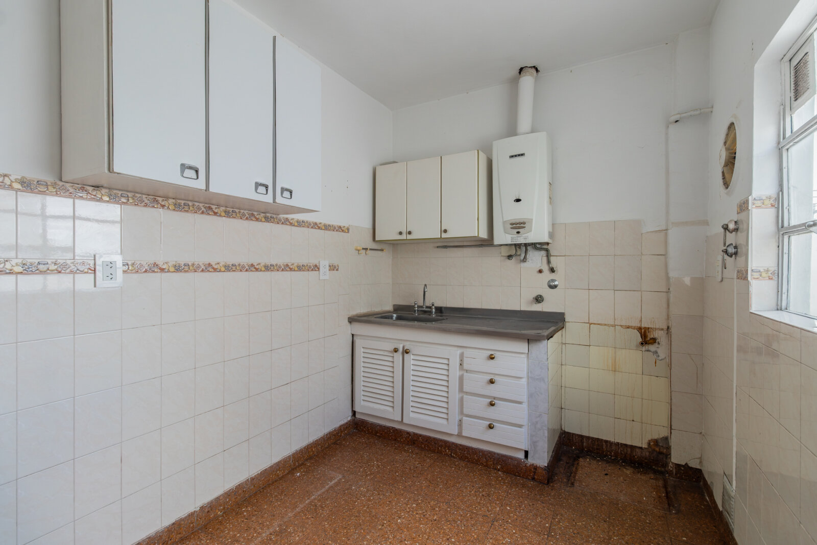 Departamento tres ambientes al frente con balcón — foto 10