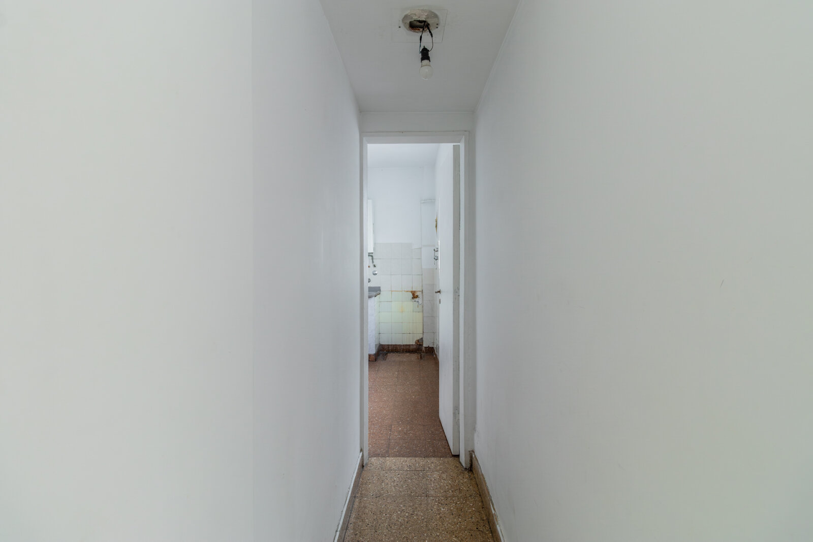 Departamento tres ambientes al frente con balcón — foto 9
