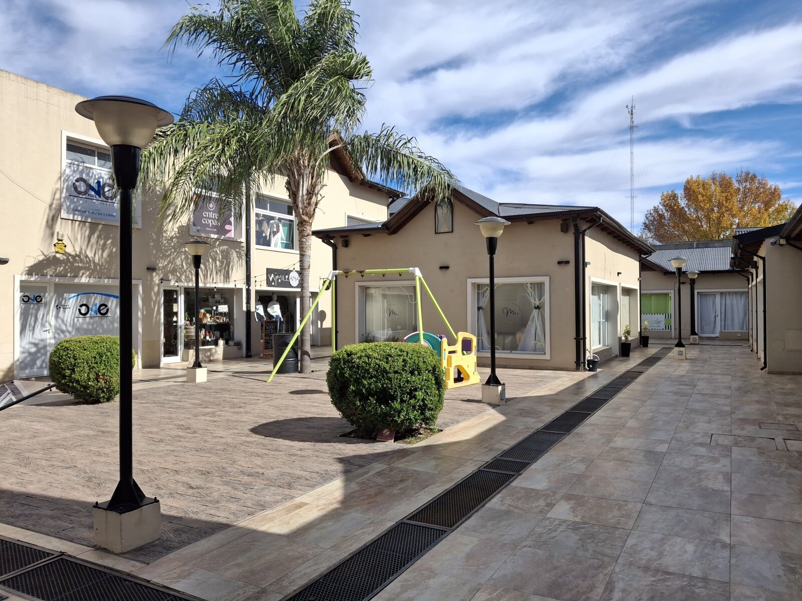 Ibarlucea: Portal de Ki, San Martin y Maipu Locales centricos en alquiler, Santa Fe, Argentina - 287