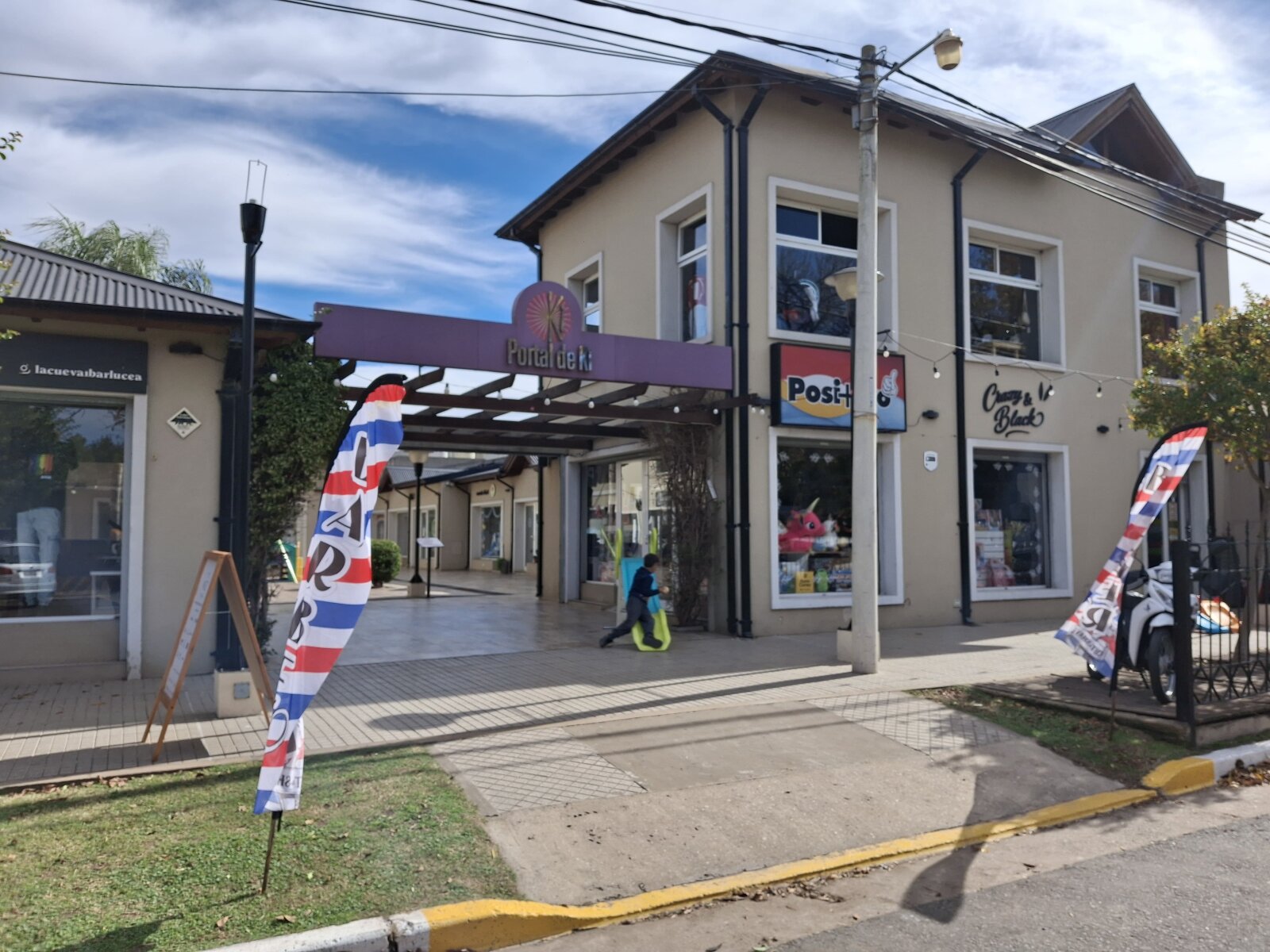 Ibarlucea: Portal de Ki, San Martin y Maipu Locales centricos en alquiler, Santa Fe, Argentina - 68