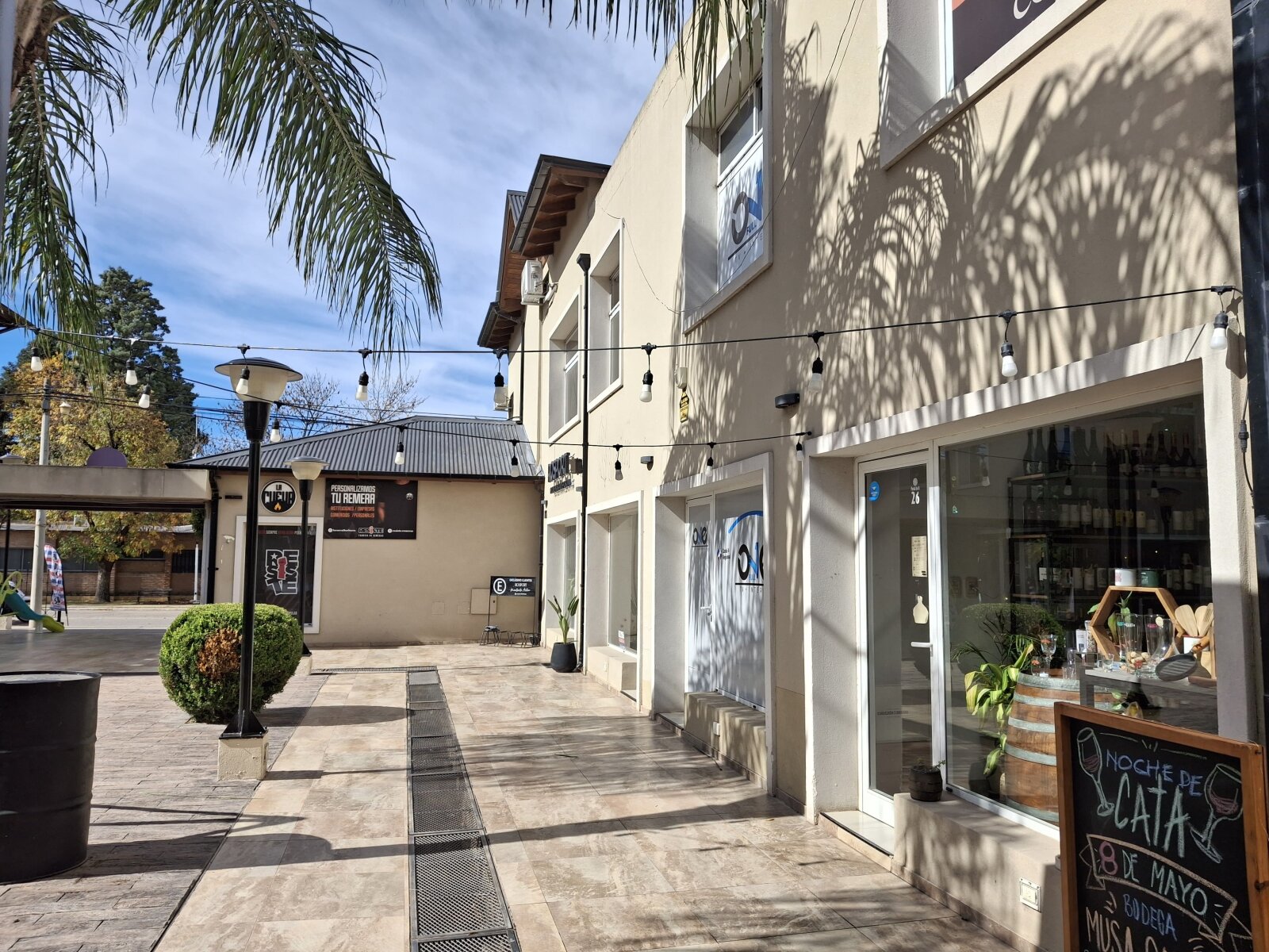 Ibarlucea: Portal de Ki, San Martin y Maipu Locales centricos en alquiler, Santa Fe, Argentina - 345