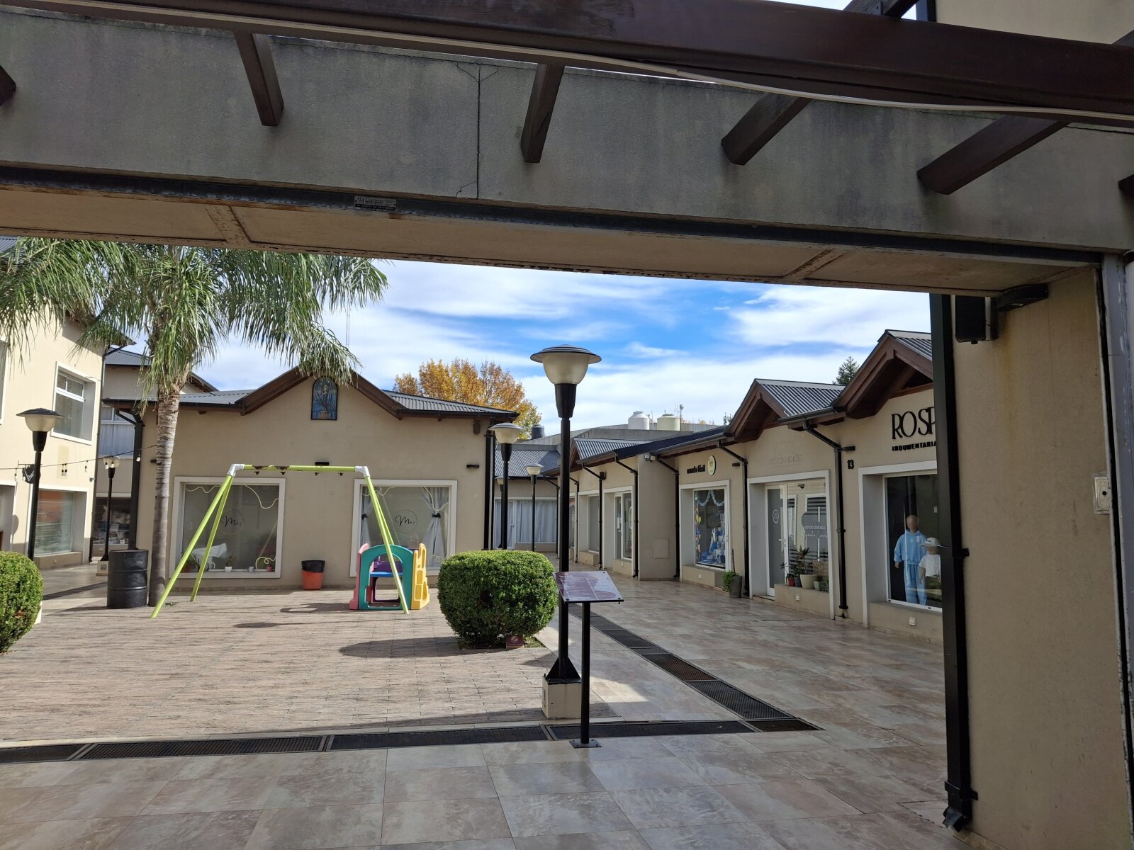 Ibarlucea: Portal de Ki, San Martin y Maipu Locales centricos en alquiler, Santa Fe, Argentina - 64
