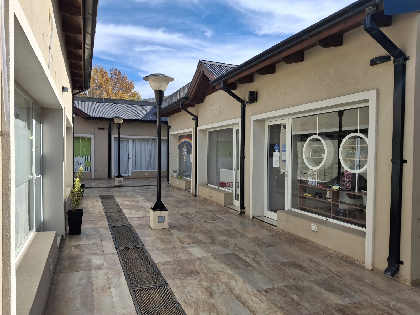 Ibarlucea: Portal de Ki, San Martin y Maipu Locales centricos en alquiler, Santa Fe, Argentina - 262