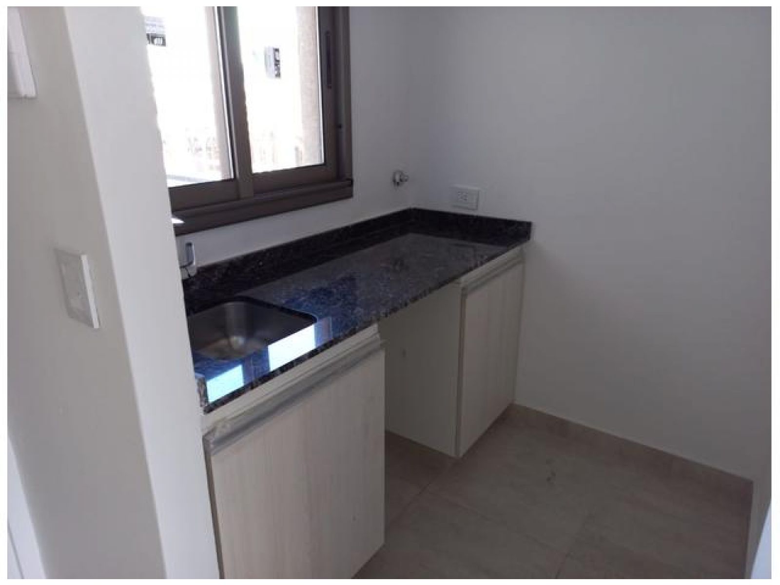 ALQUILER OFICINAS SAN LORENZO 1636 - 54 Y 78 M2 CON COCHERA - 26