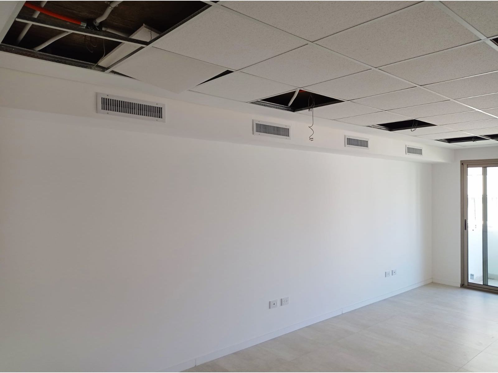 ALQUILER OFICINAS SAN LORENZO 1636 - 54 Y 78 M2 CON COCHERA - 24