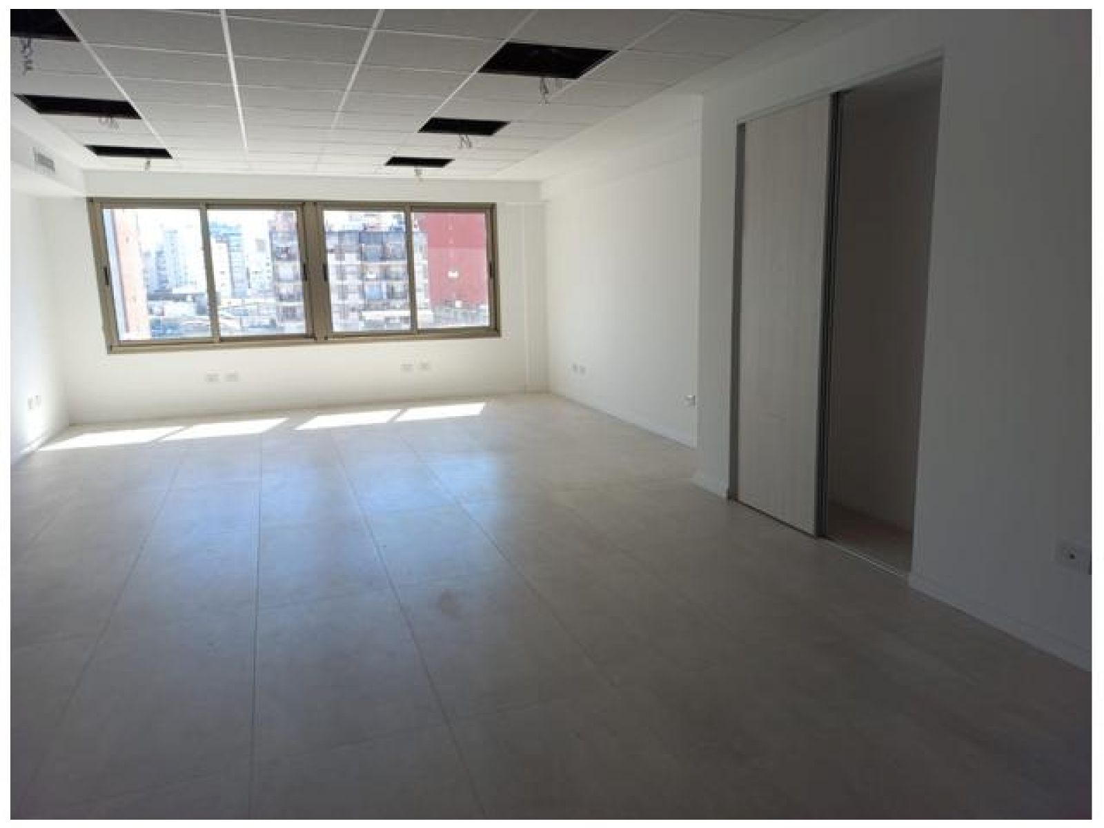 ALQUILER OFICINAS SAN LORENZO 1636 - 54 Y 78 M2 CON COCHERA - 25