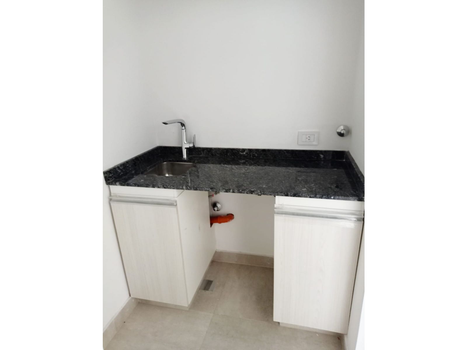 ALQUILER OFICINAS SAN LORENZO 1636 - 54 Y 78 M2 CON COCHERA - 27