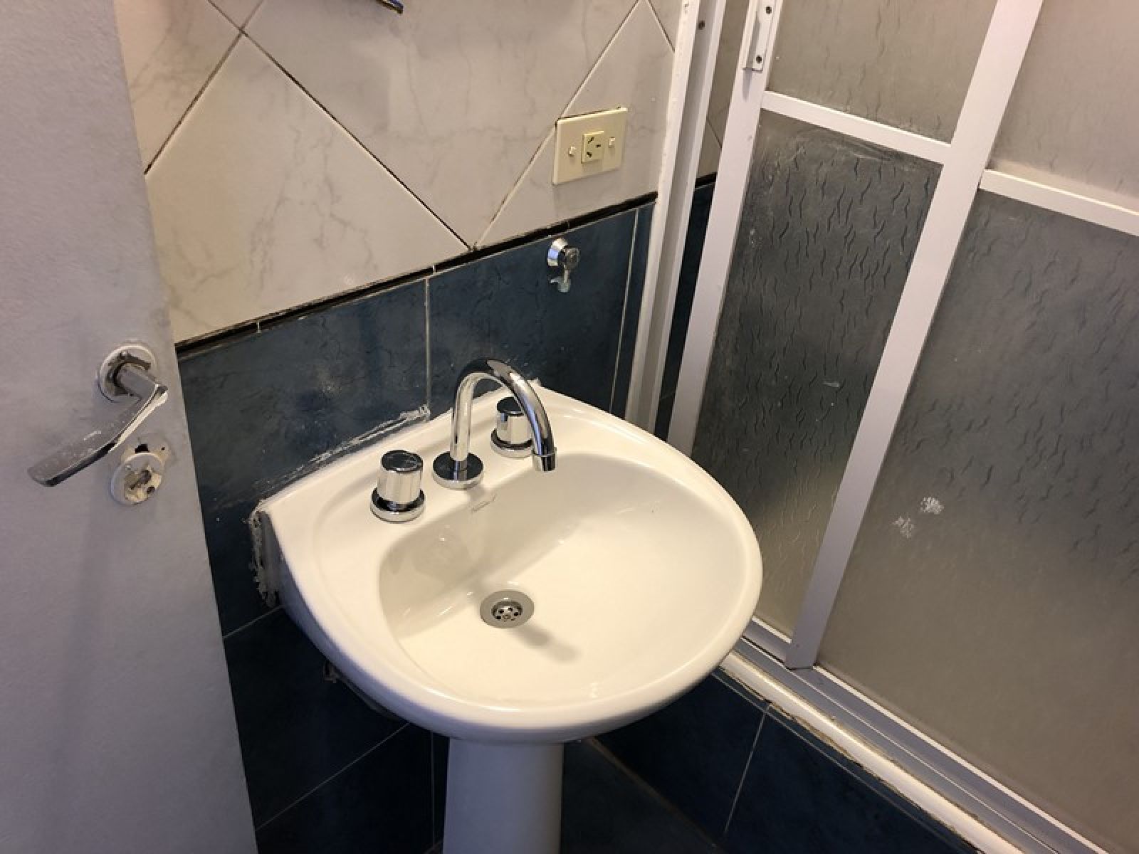 ALQUILER DEPARTAMENTO 4 AMB. EN EDIFICIO CON SEGURIDAD 24HS. - 30