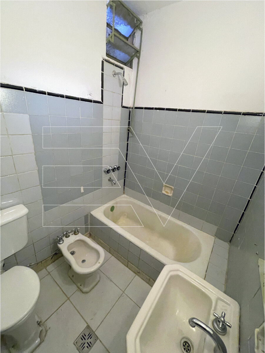 VENTA. COFICO. IDEAL INVERSOR! AMPLIO DEPTO 2 DORM + DEP DE SERV! NO PAGA EXPENSAS!!! — foto 9