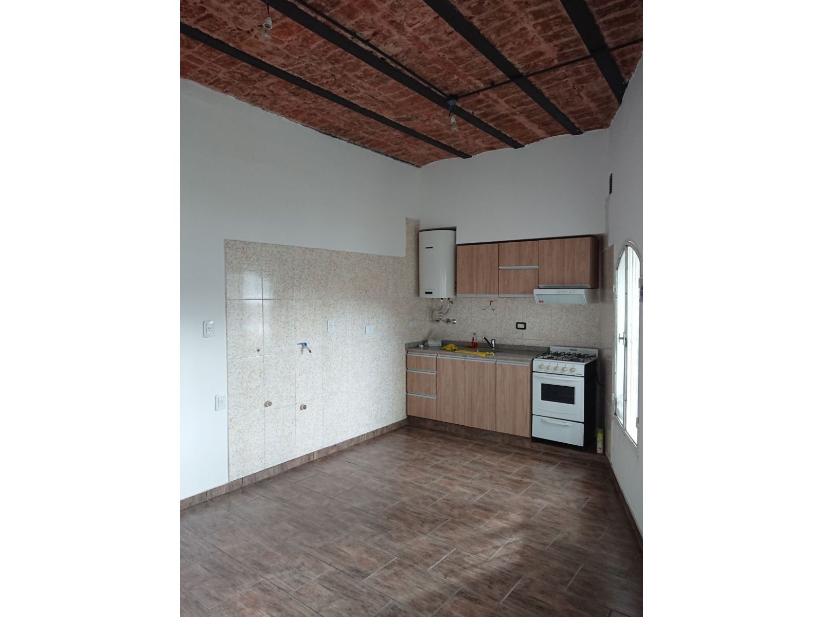 Casa de dos dormitorios y un comodin PLanta Alta - 6