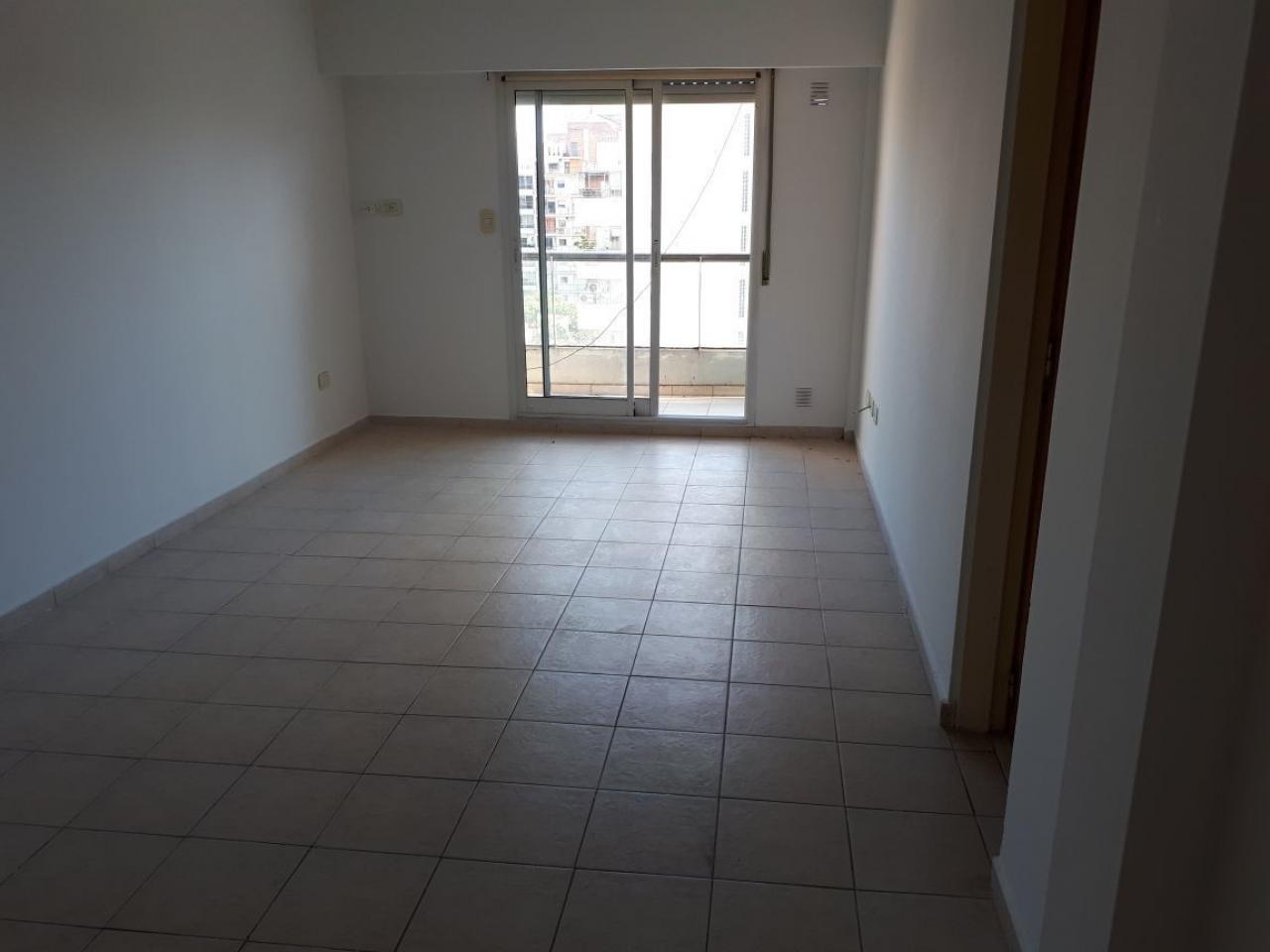 Alquiler Monoambiente c/ balcón. Salta y Moreno $275.000 - 2