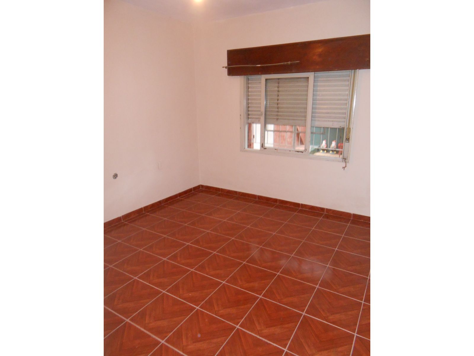 HERMOSA CASA DE PASILLO 2 DORMITORIOS DE 150M2 - PATIO - GALPON - TERRAZA — foto 6
